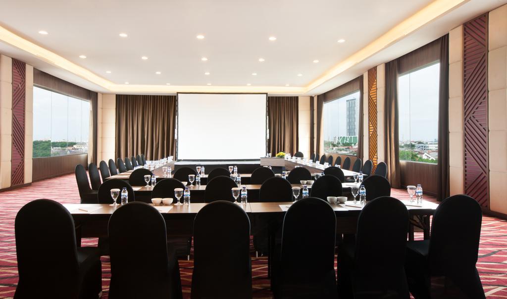 Mercure Surabaya Exterior photo
